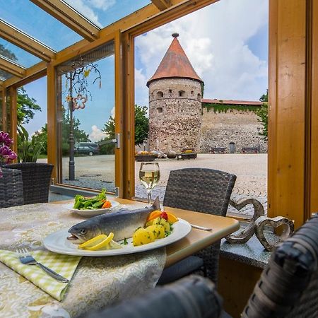 Gasthof Zur Burg Hohenberg an der Eger Buitenkant foto
