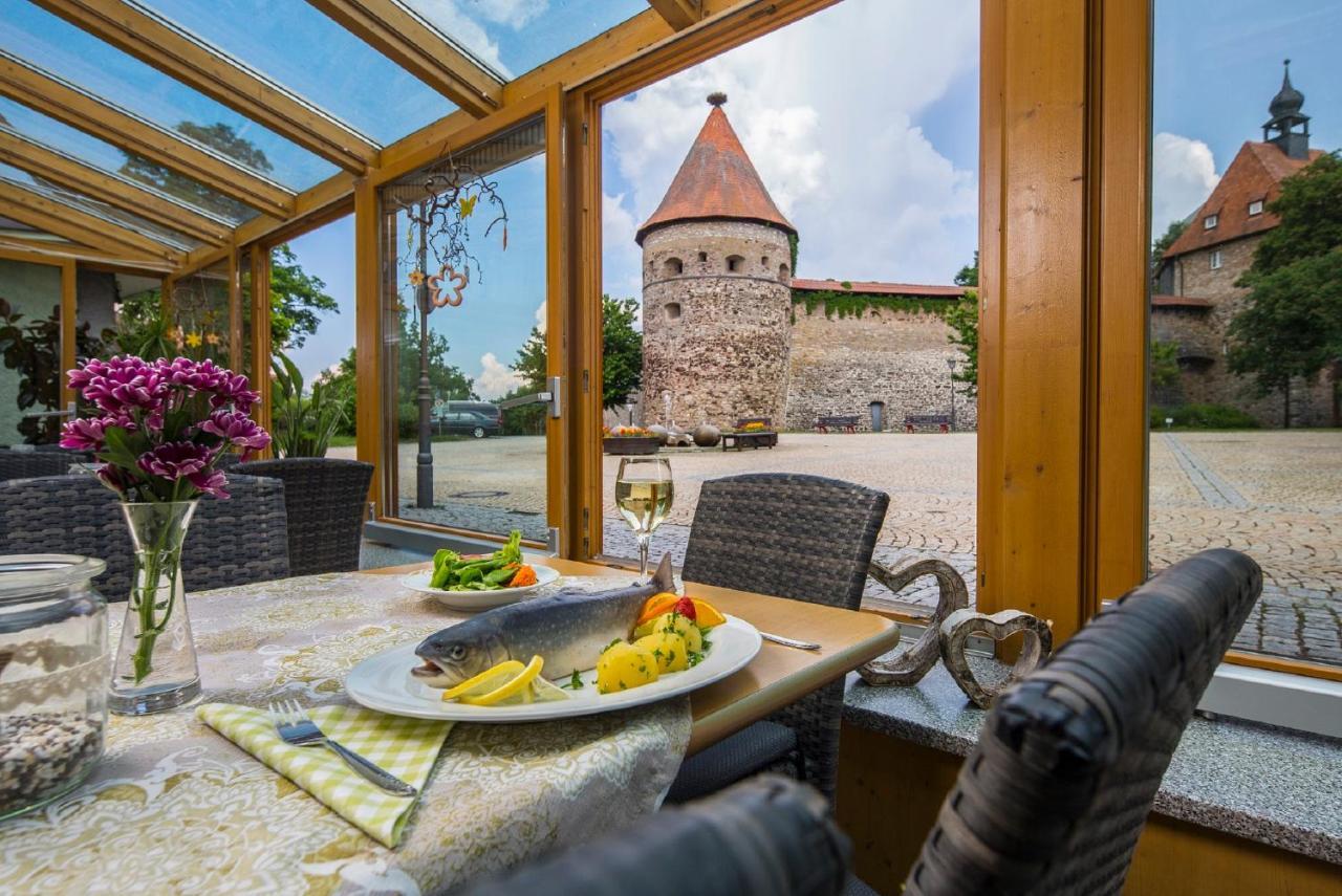 Gasthof Zur Burg Hohenberg an der Eger Buitenkant foto